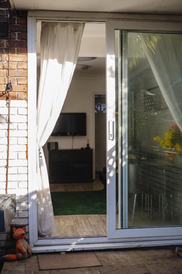 Апартаменты Chelsea Private Garden Maisonette Лондон Экстерьер фото